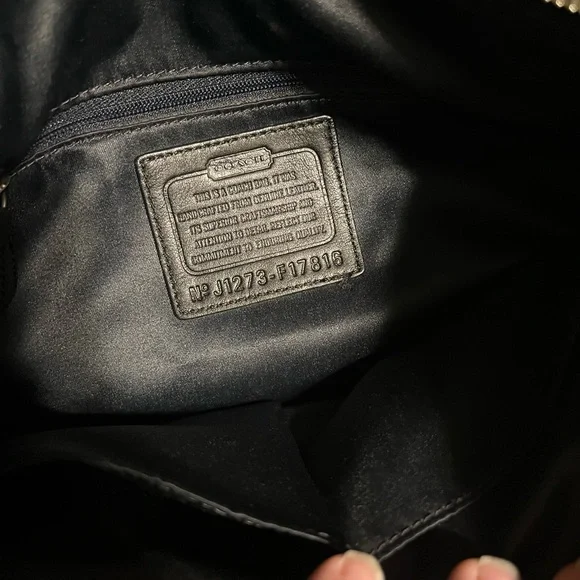 Coach Black Leather
Ashlyn Chelsea Shoulder Bag - Picture 9 of 10